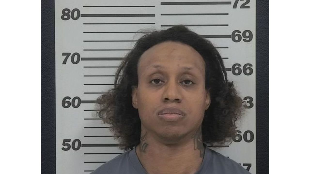 Missouri Woman Uses ChatGPT-Generated Email to Escape Violent Trafficker Who Strangled Her and Held Knife to Toddler’s Throat, Police Say