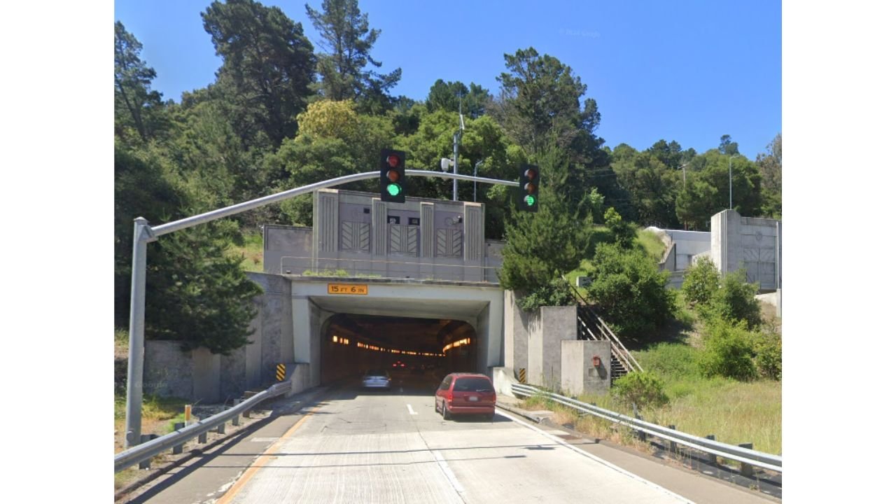 California Drivers Alert After Caldecott Tunnel Vehicle Fire Blocks Eastbound Traffic Before Sudden Reopening