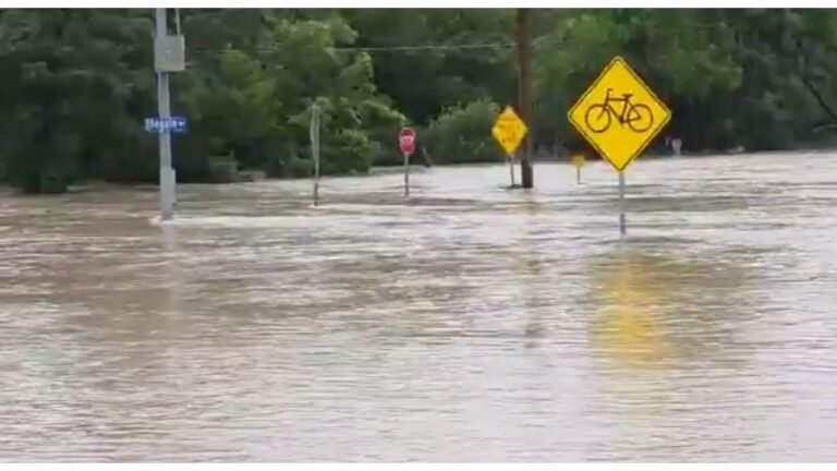 San Antonio, Texas Flash Flooding Kills at Least 1 as Major Floodwaters Submerge Streets and Infrastructure Today